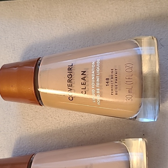 COVERGIRL MAKEUP BUNDLE OF 8 ITEMS - Picture 3 of 16